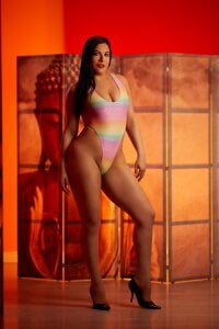 Morena_ojazos_travieza-39 Gata Pic