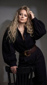 CharlotteKerti Public Immagine 