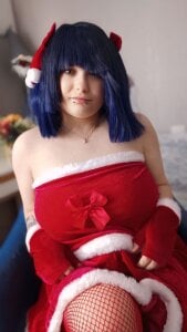 Estheri Christmas Pic 4