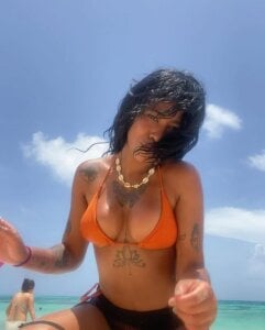 Kiaraxxx Public Kuva