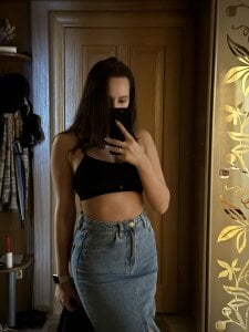 HotCaramellsTV Jess Pic 8