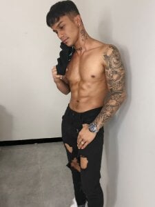 Leonard_Priceのelegant and casualの 2枚の写真