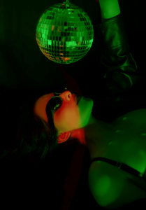 DahliaVex_のLate Night in Neonの 4枚の写真