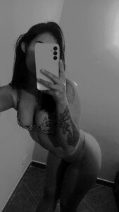 Rubyvixxen_ 😎 I love my pictures like this 😎 Pic 6