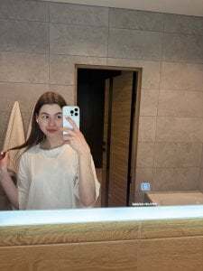 Stephanie_Bloom Public Pic 4