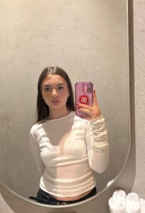 LauraHansil 🧸 Soft & Cozy Pic