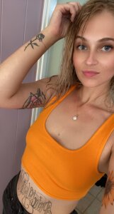 horny_babe96 Public Pic 8