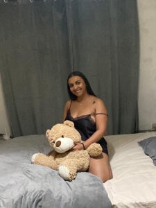 ella_ryder Public Pic 4