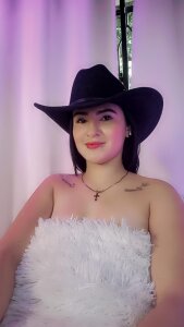 Scarlett_hill__ Hi, know me a litle bit ❤️ Pic 3