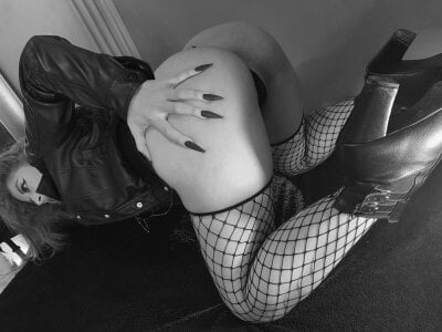 Mazikeen_1 Public Pic 7