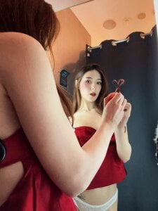 LilluKatten lady in red👅 Pic