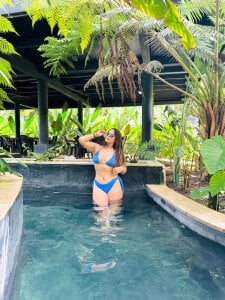 Zoebraham relaxed day 🍃💓💘 Pic 5