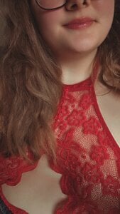 loflow69 Dentelle rouge 😘🤭 Pic 3