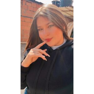 1emma_boobs Public Pic 4