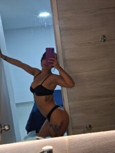 lila_queen_ “Midnight in Black – Lila’s Dangerous Curves”  2টি ছবি