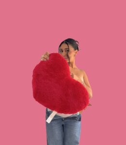 ChloeTurner_: Valentine energy💞 ( 7 фото)