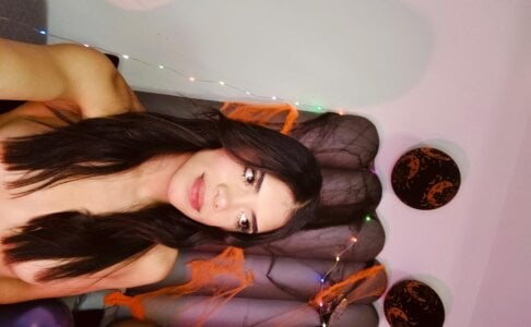 Shofia_walker Public Pic 4