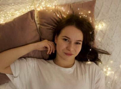 peachiee_ hello Gambar