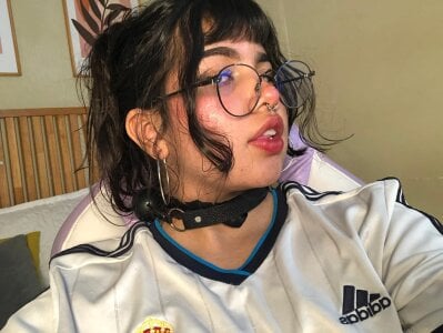 Zara_Snow I'm not perfect, but I have my charm. Pic 3