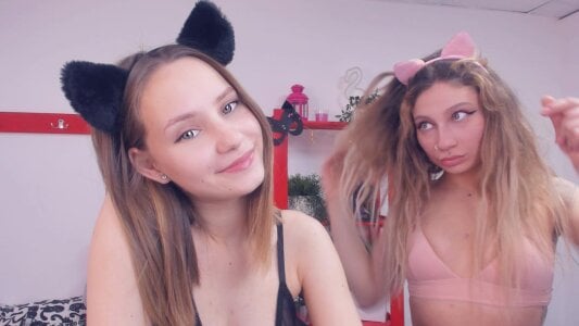 HotCaramellsTV Public Pic 5