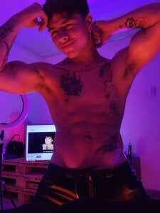 Dominic_Biker__ I am hot 🔥🥵 Kuva