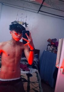 Taylor_Black_01 Mirror 🫦 Pic 4