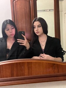 Two_favorite_girlfriendsOfficial look图片