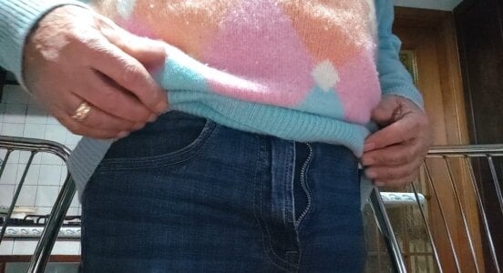 jhonschen's Lo misuro....ma è moscio..... Sex Photo 6