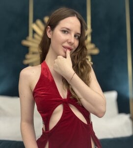 MonaRicci Public Pic 8