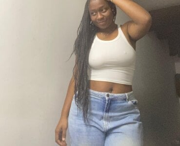 Mishell_Daza_ Public Billede 2