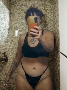 Hi baby, I'm Elisa and I want you to see me all... de elisaju  Imagens