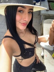 Saraa_Evaans Public Pic 3