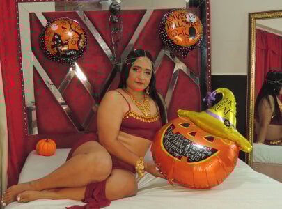 MicaelaHot_ halloween Hình 4