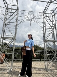 MichelleDiaz_Pink Taking a vacation in my family's town 💛💙❤️ Foto 5