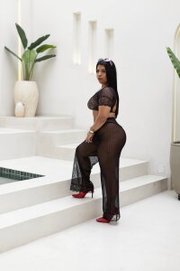 BACK TO BLACK 🖤 de chanell_lovers  Imagens