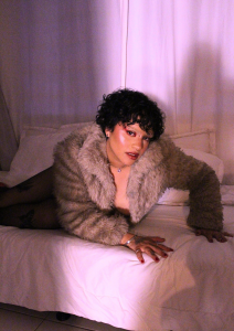 Alaska_deluxe Come to my bedroom Immagine  8