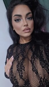 JessycaNoir Public Pic 3