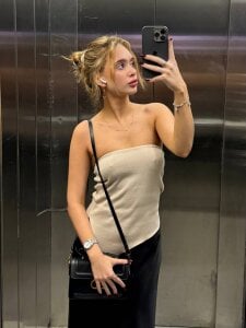 LornaBuffkin yellow girl Pic 2