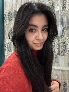 GemmaGlory The warmth of red sweater 😚 Pic