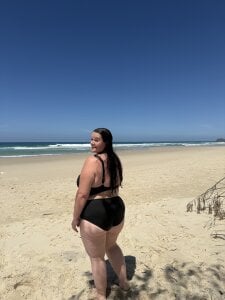 carinabro10 Public Pic 5