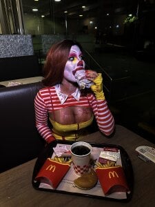 miaa_khalifaa I'm Lovin' It🍟🤡🔥👻 Pic