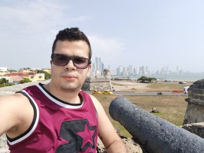 Ethan_hot7 Public  2টি ছবি