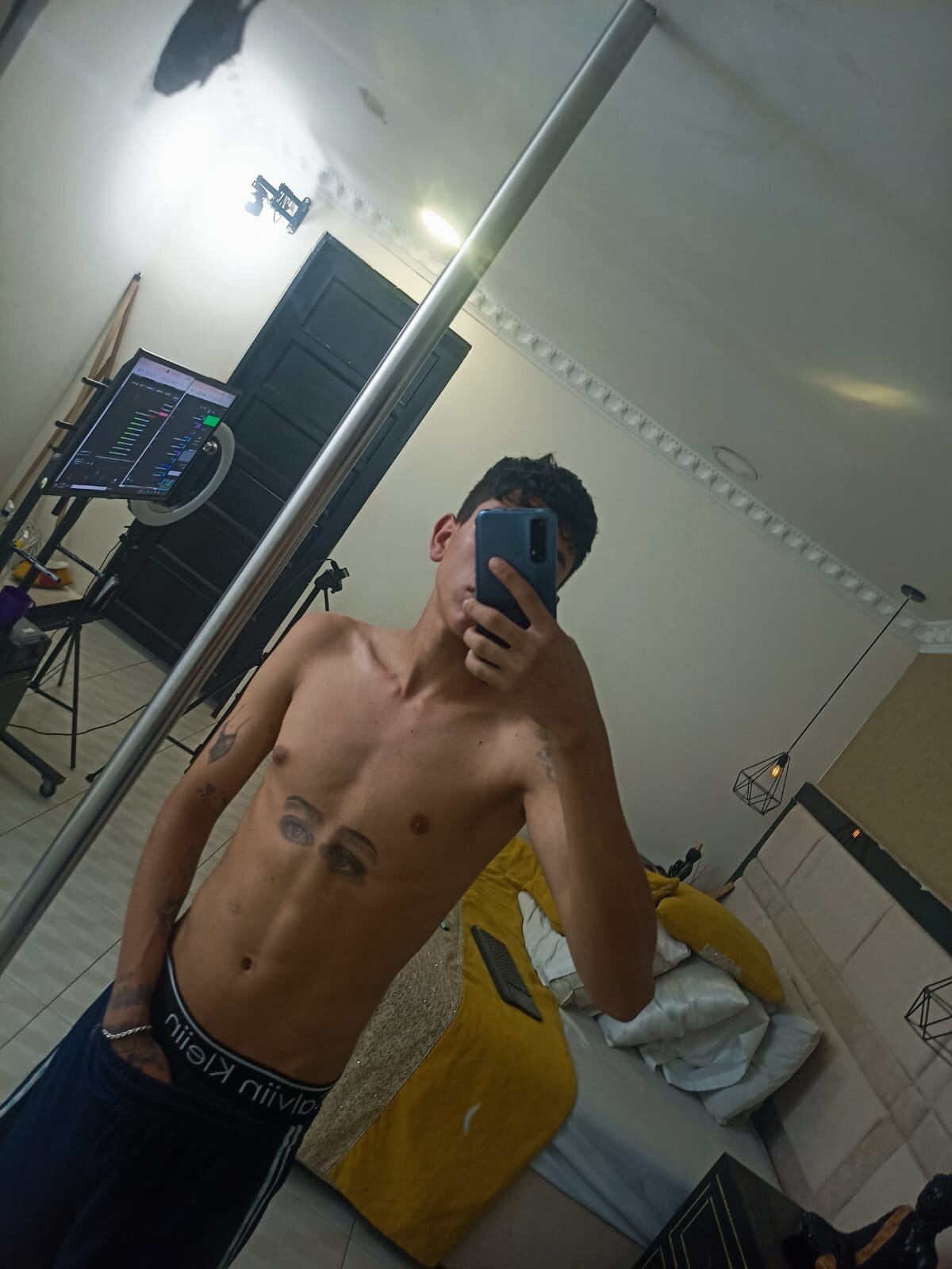 JacksonWillss Trending Plaatje 2404