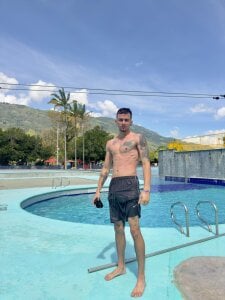 Sharon_Tyga20 in the pool รูป  3