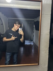 kevinbigcokc18 🤴🏼🤍😍😮‍💨 Pic