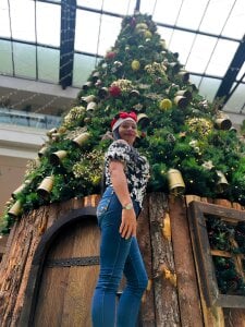 MaduraLuciana Christmas 2025 Pic 6