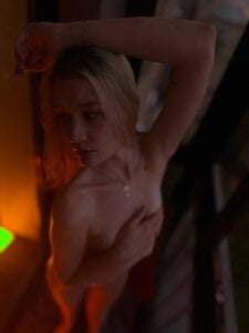 _Anna_Nolan_ I want to meet you like this at the hotel Pic 5