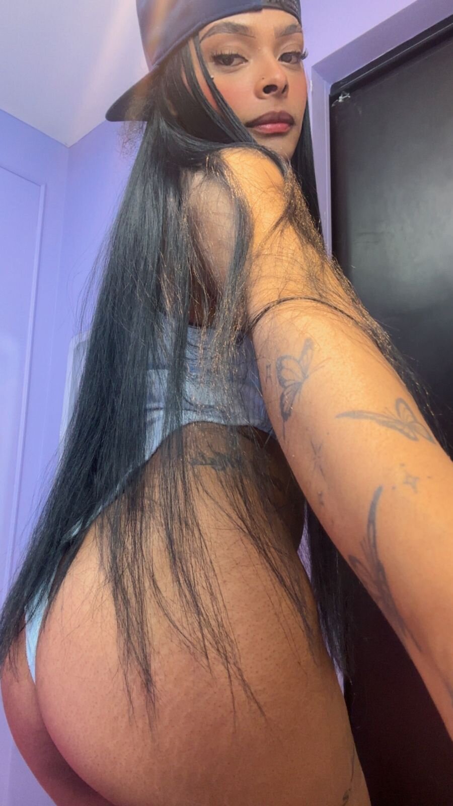 EmmaEbony_ “You make me blush every time you look at me 😳💞” 圖片 3