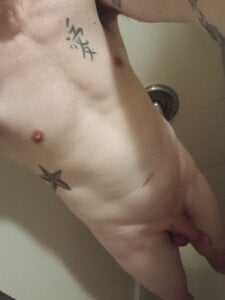Hardon4yoursex Public Pic 3