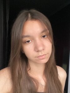 BrynnHolverson Selfies Pic